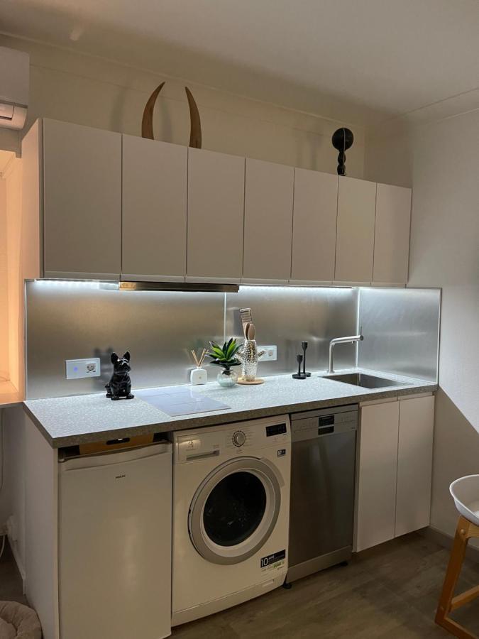 Cozy Studio On The Beach Антіб Екстер'єр фото